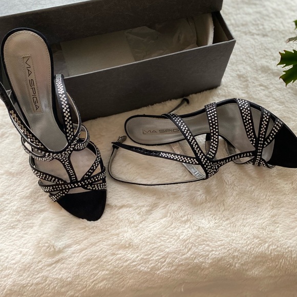 Via Spiga black w/silver heels - Picture 3 of 7